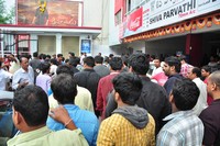 Srimanthudu Benefit Show Hungama at Siva Parvathy Theatre